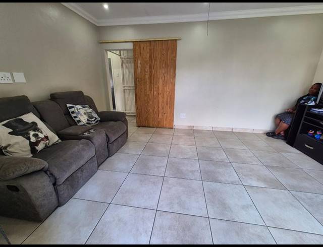 4 BEDROOM HOUSE FOR SALE IN GENL ALBERTS PARK